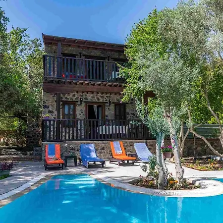 5 Star With 2 Bedrooms, 1027 Φετιγιέ