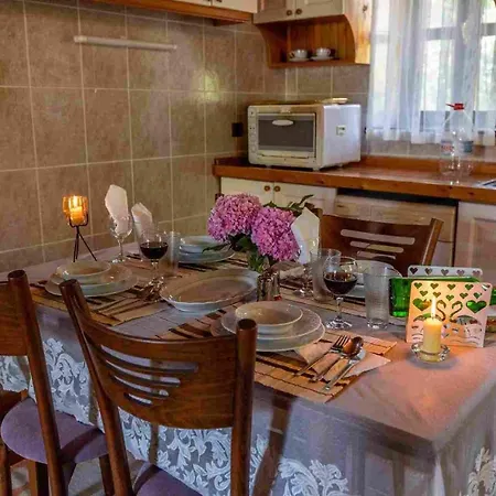 5 Star With 2 Bedrooms, 1027