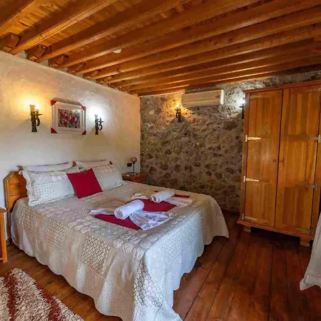 5 Star With 2 Bedrooms, 1027