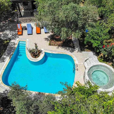 5 Star With 2 Bedrooms, 1027 Villa