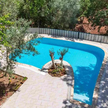 Villa 5 Star With 2 Bedrooms, 1027 *